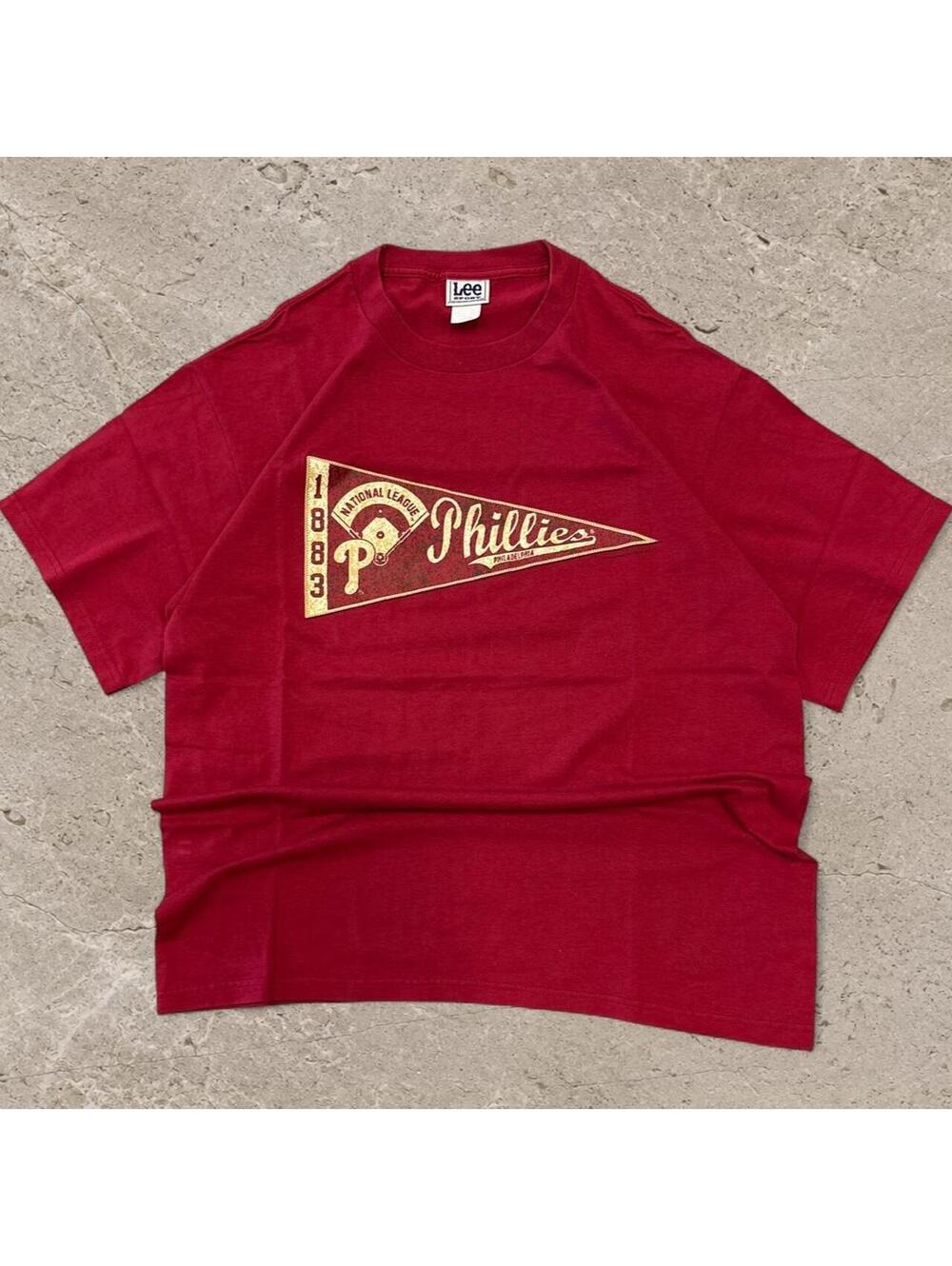 Great Condition Vintage Lee Sport Philadelphia Phillies tee.